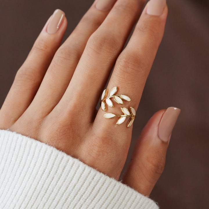 Gold Leaf Motif Ring | Amelia